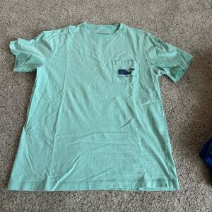 Vineyard Vines tshirt